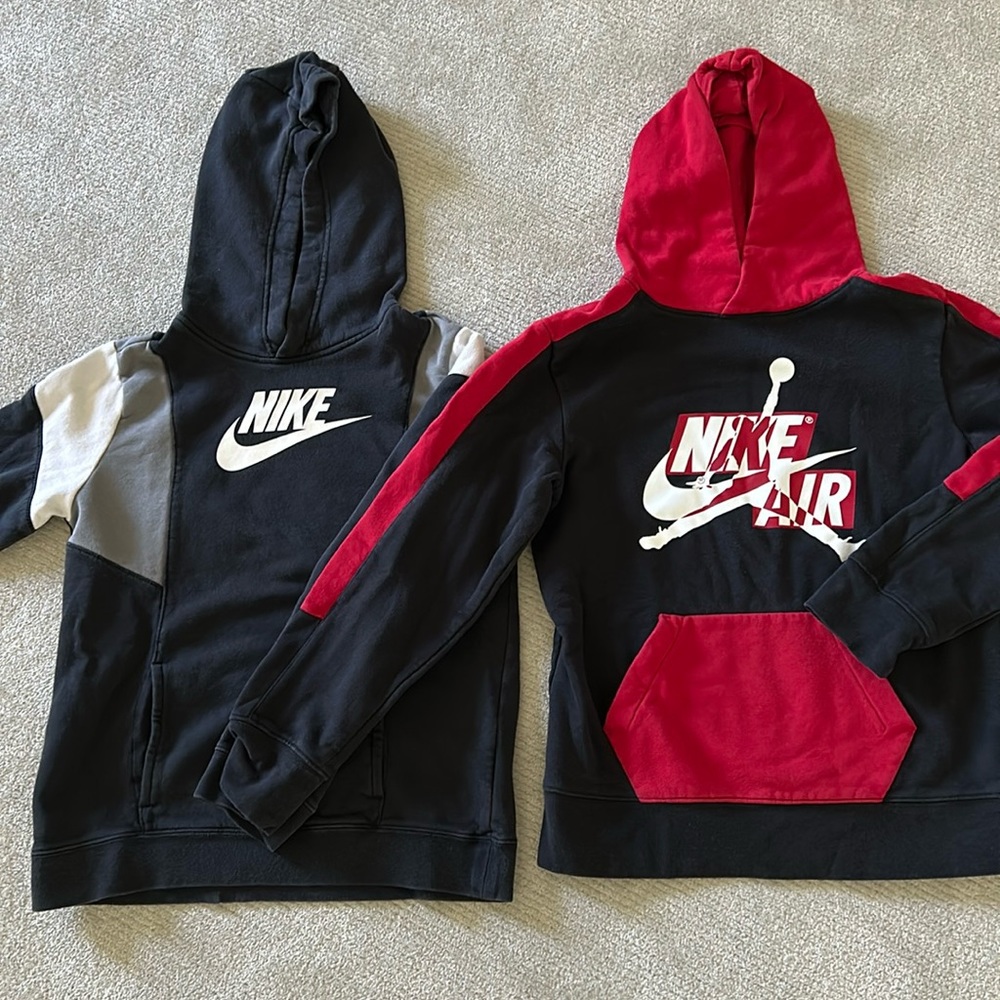 2 Nike Boys Large black/red Black/gray hoodies fleece pullover